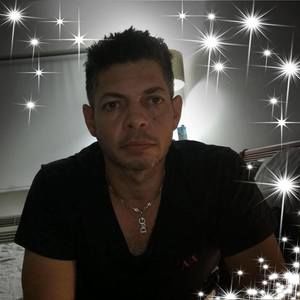 Meet your Posher, Carlos